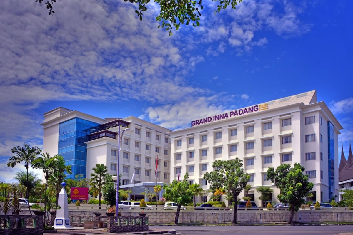 Truntum Padang Hotel
