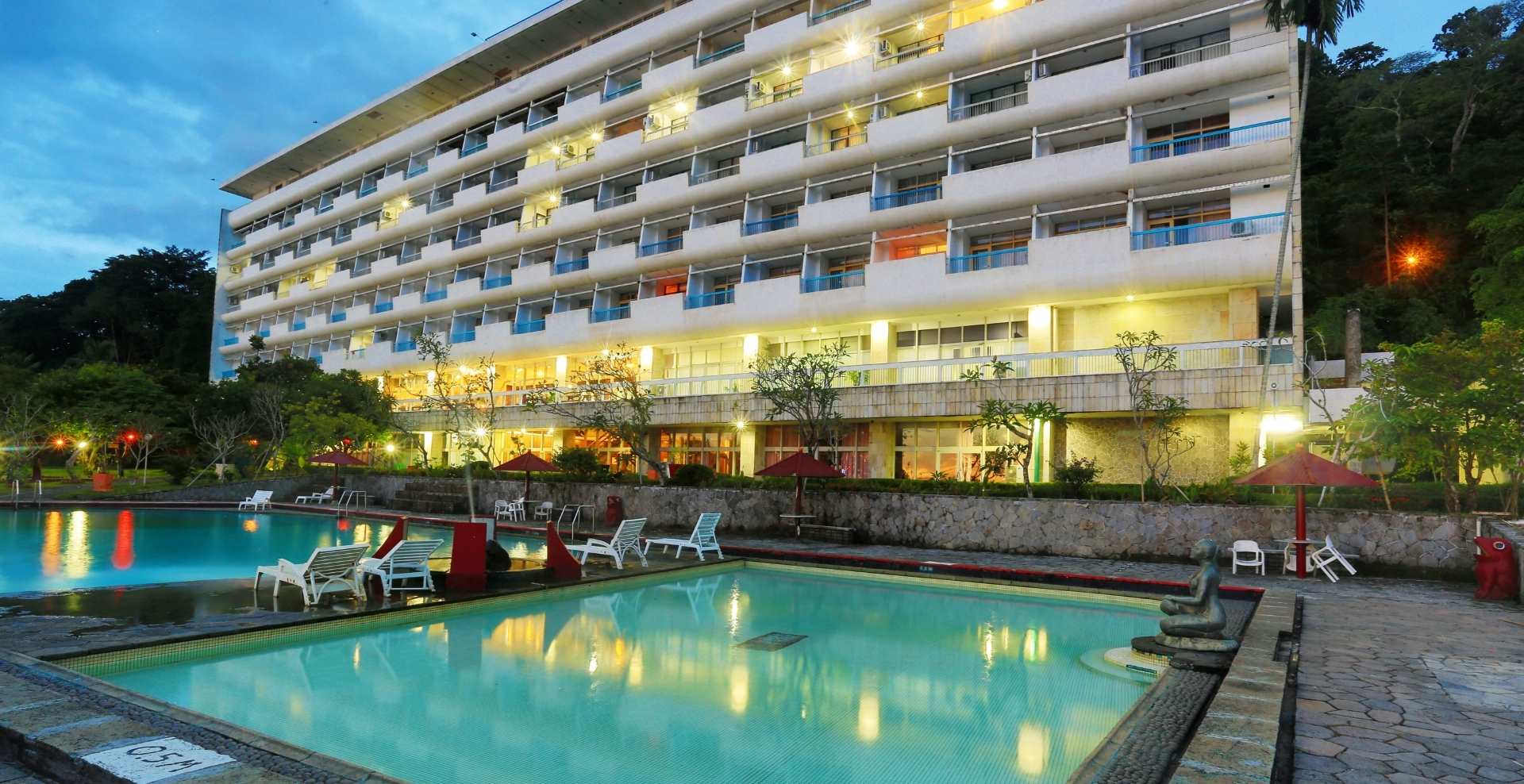 Grand Inna Samudra Beach